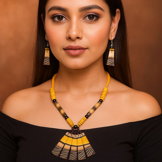 Yellow & Black Beaded Fan Pendant Necklace - My Store