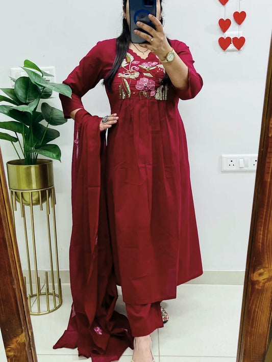 Cotton Natra Cut Kurta Set with Embroidered Dupatta - red - My Store
