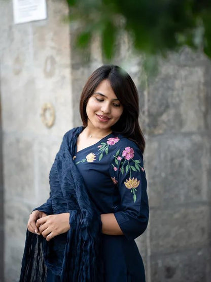 Look super chic in our easy breezy three piece suit set - My Store