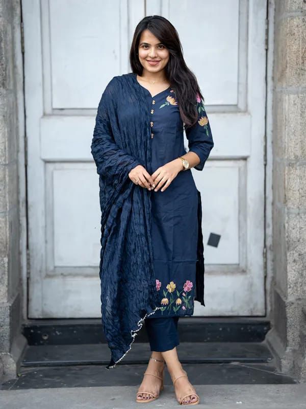 Look super chic in our easy breezy three piece suit set - My Store