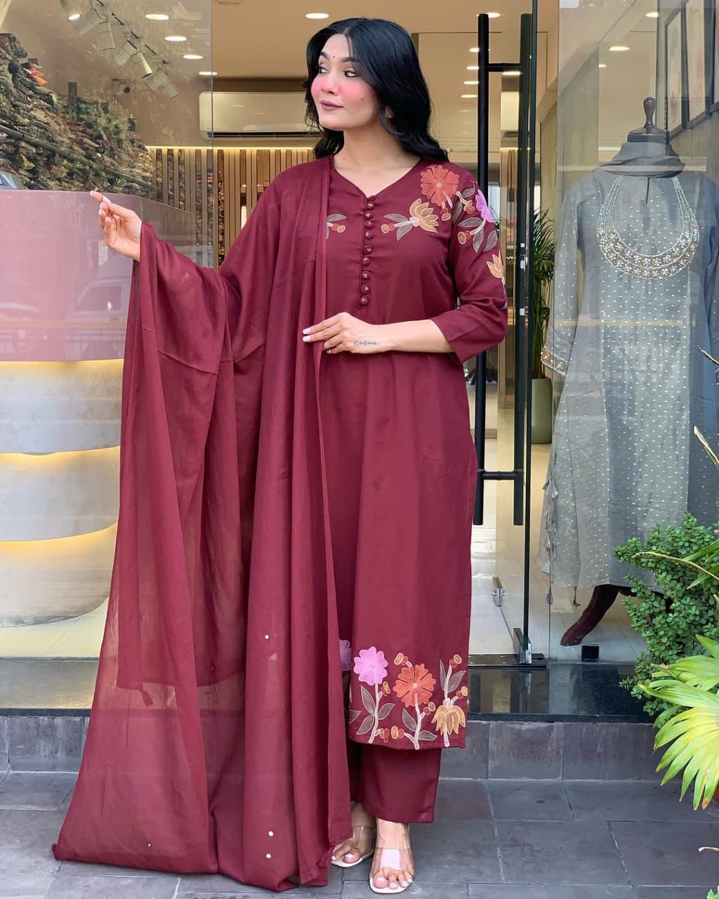 Look super chic in our easy breezy three piece suit set... - My Store